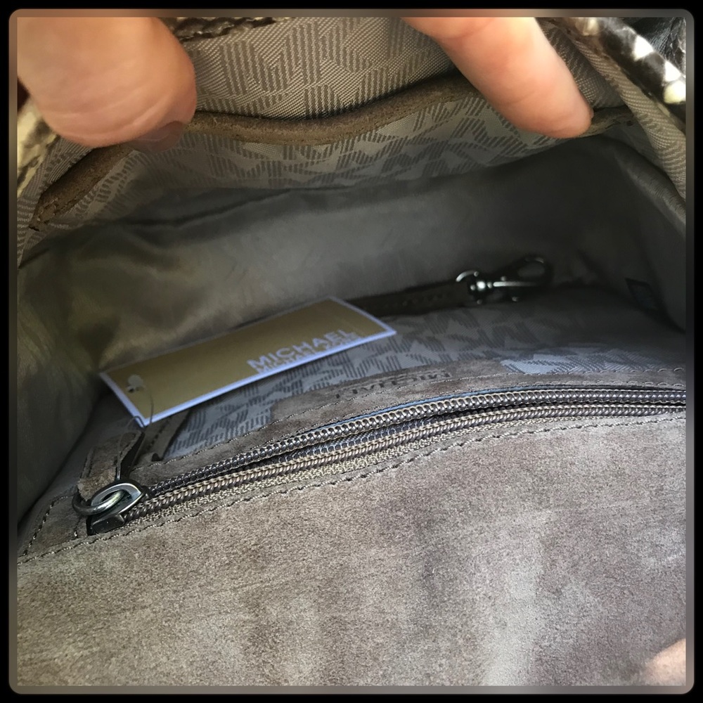 Michael Kors messenger bag - Picture 6 of 8